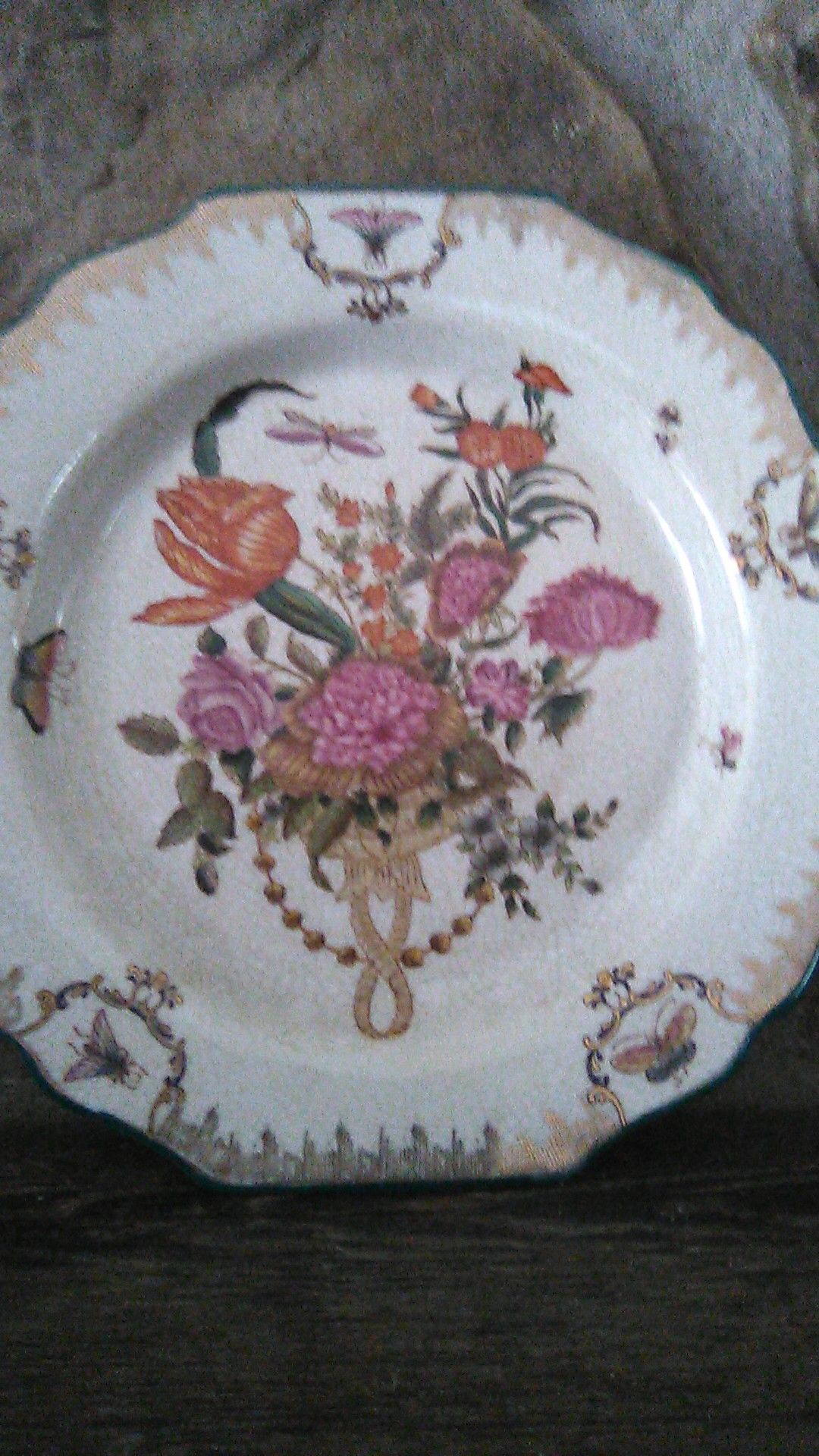 Decorative plate