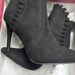 Shoedazzle Black Bootie Sz 11