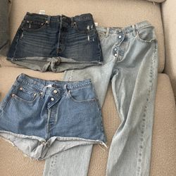 Women’s Levi’s 