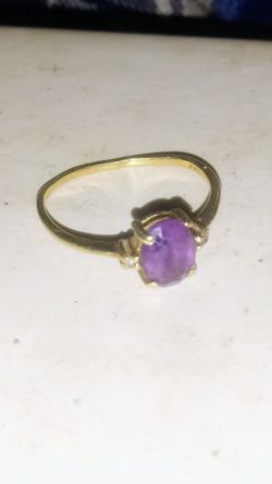 Vintage 14k gold ring with stones