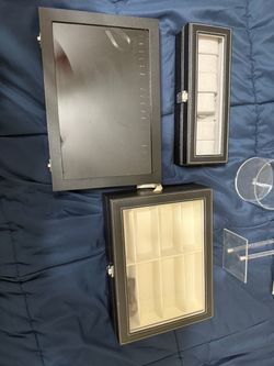 Jewelry and accessory display cases