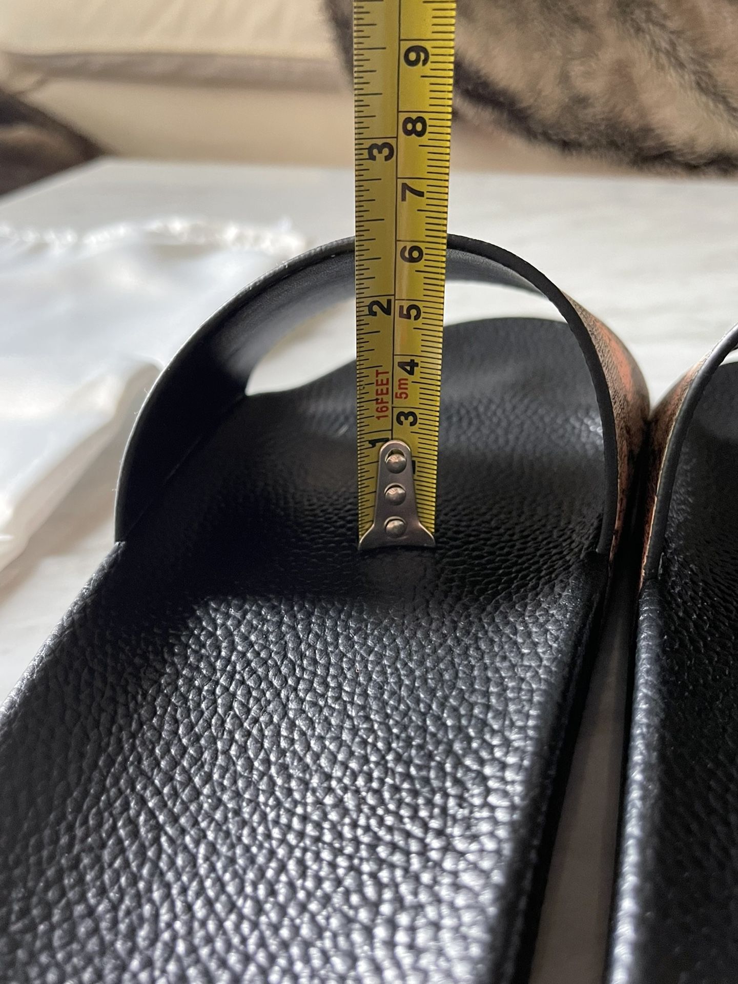 Gucci Supreme Berry Slides for Sale in Alpharetta, GA OfferUp