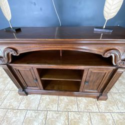 Entertainment furniture