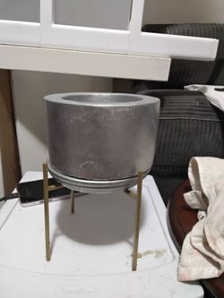 Pottery pot