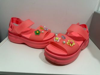 Coral Guava Crocs Platform Sandals + charms 9W