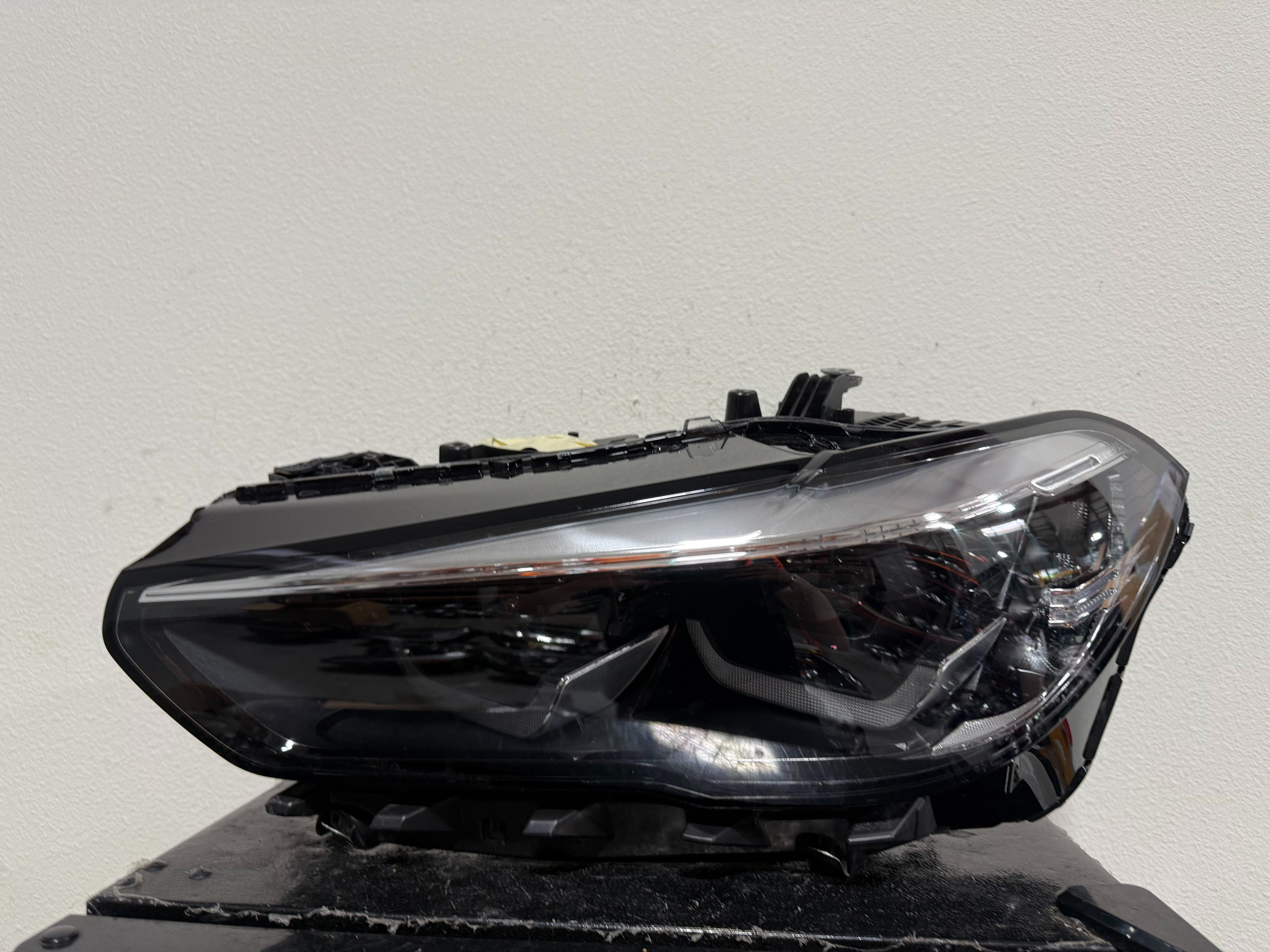 BMW X5 LEFT HEADLIGHT 2022