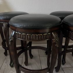 4 Bar Stools 