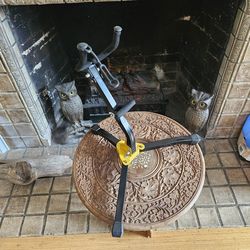 Folding Hercules Saxophone Stand