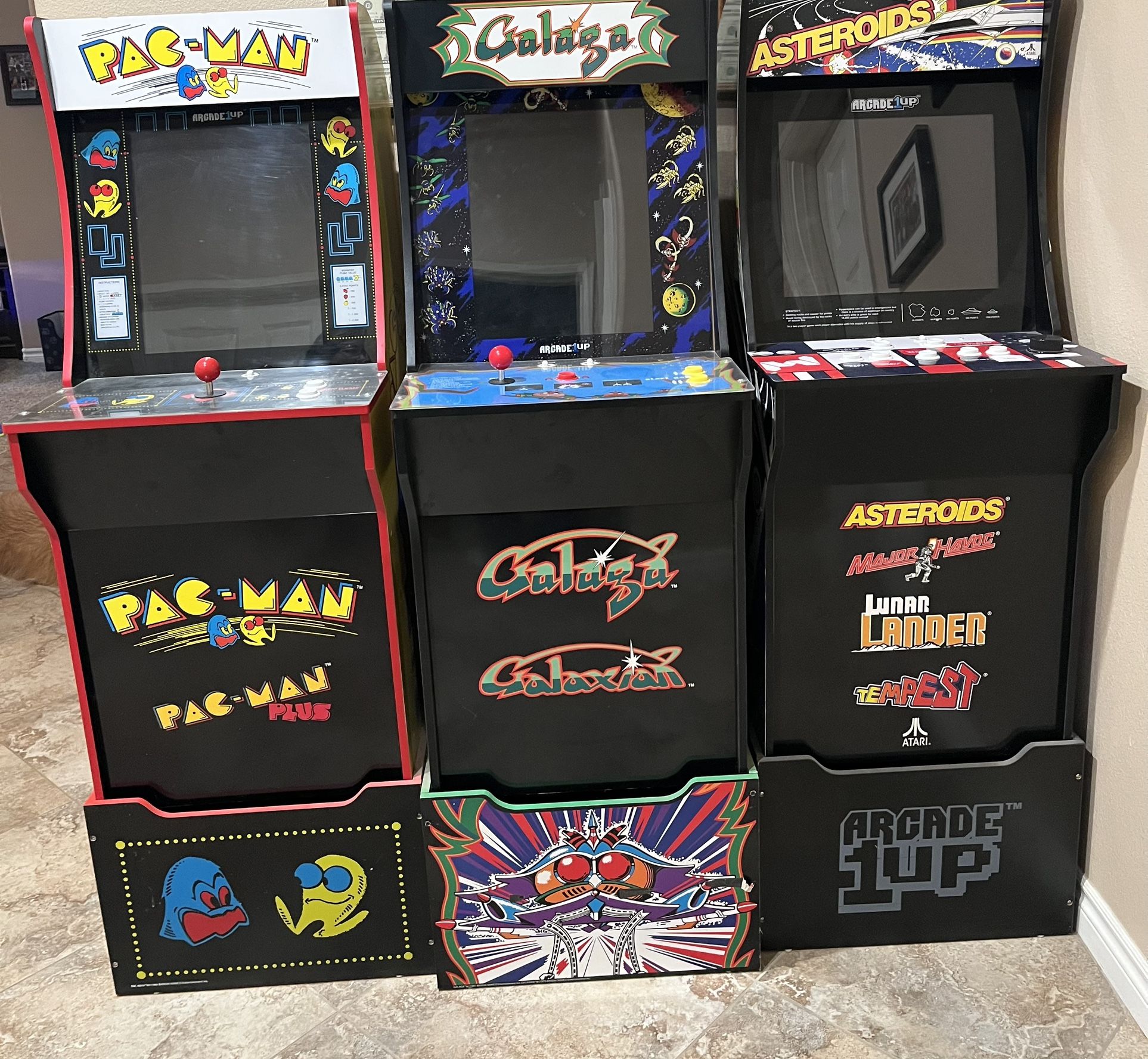 Asteroids Arcade Full Size