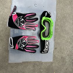 Motorcycle goggles for kid and womans gloves $10 for both 