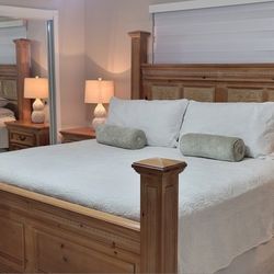 Beautiful King Side Bedroom Set