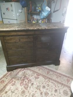 10 Drawer Solid Wood Kin Cade Dresser