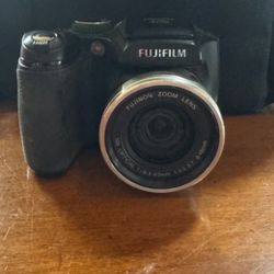 FUJI FINEPIX S5700 DIGITAL CAMERA