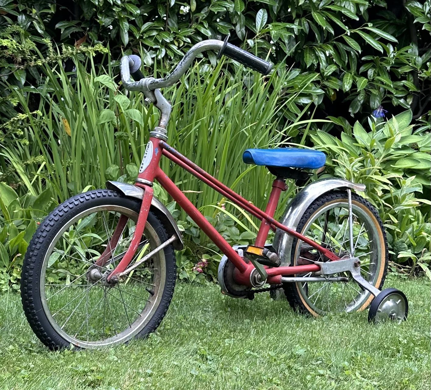 Child's Vintage Schwinn Bike  with Schwinn Training Wheels  