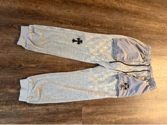 Chrome, heart sweats size large