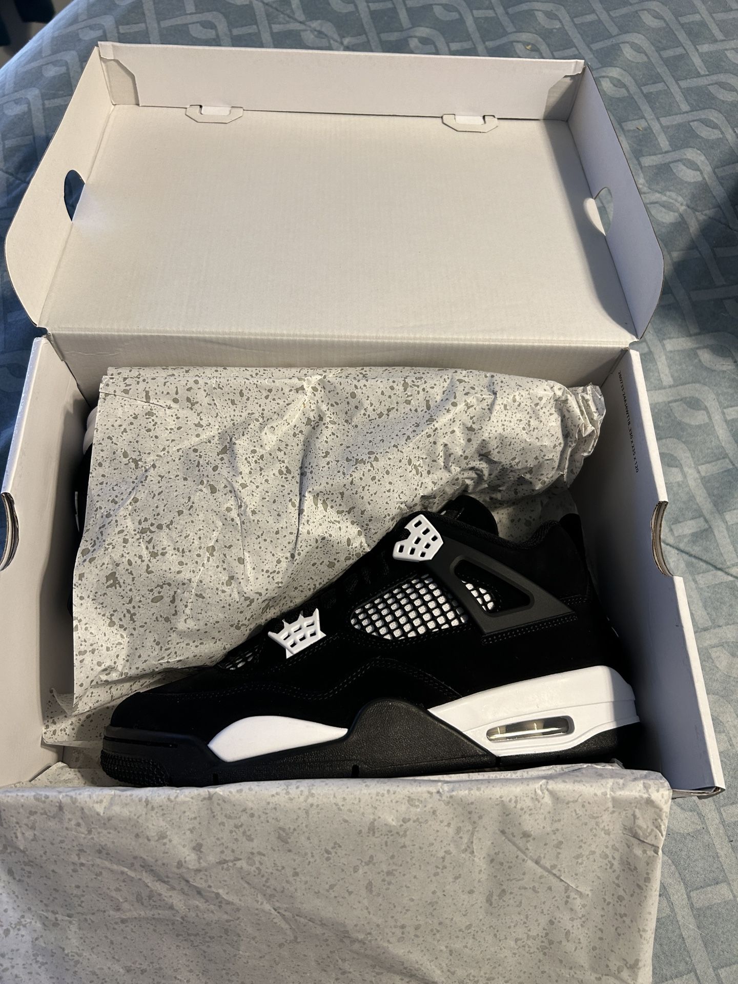 Jordan 4 Thunder dead stock Air Jordan 4 White Thunder Retro Size 8.5 Mens Brand New  main image 4