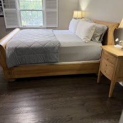 King Walnut Bed With Matching Side Tables 