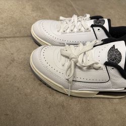 Boys sneakers size 6