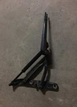 1995-1999 BMW trunk lid bracket and pump