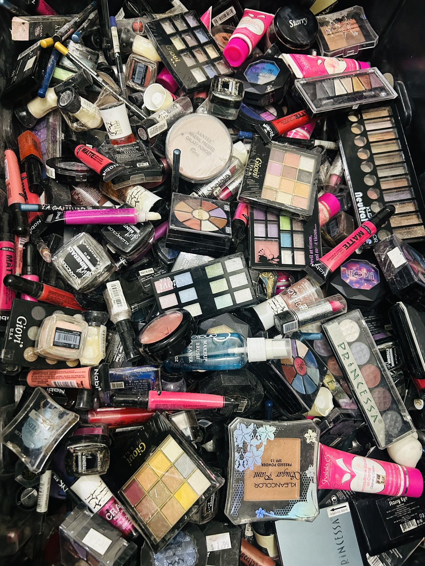 Makeup 1 dollar each