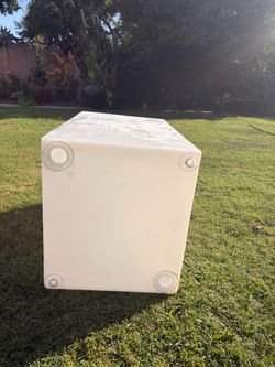 Large White 40 Gallon Water Tank