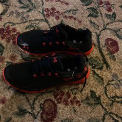 New Underarm Black/red Shoes Sz 8.5 Women’s