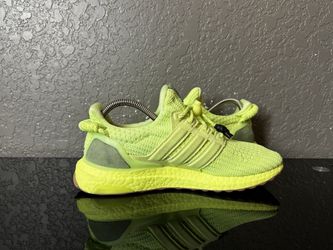 Adidas x Ivy Park Mens 7 Beyonce Ultraboost OG Neon Shoes FZ5456 for Sale  in San Antonio, TX - OfferUp
