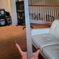 Selling my German made Corvette bolt on 4 string bass guitar. It sounds amazing and cuts through the mix easily. It plays and sounds amazing.
The body