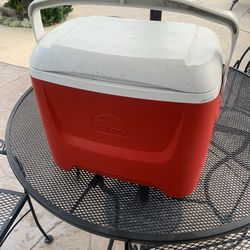 Igloo ice chest