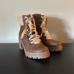 Faux Fur Women’s Boots 8.5
