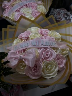 pink and white eternal roses bouquet