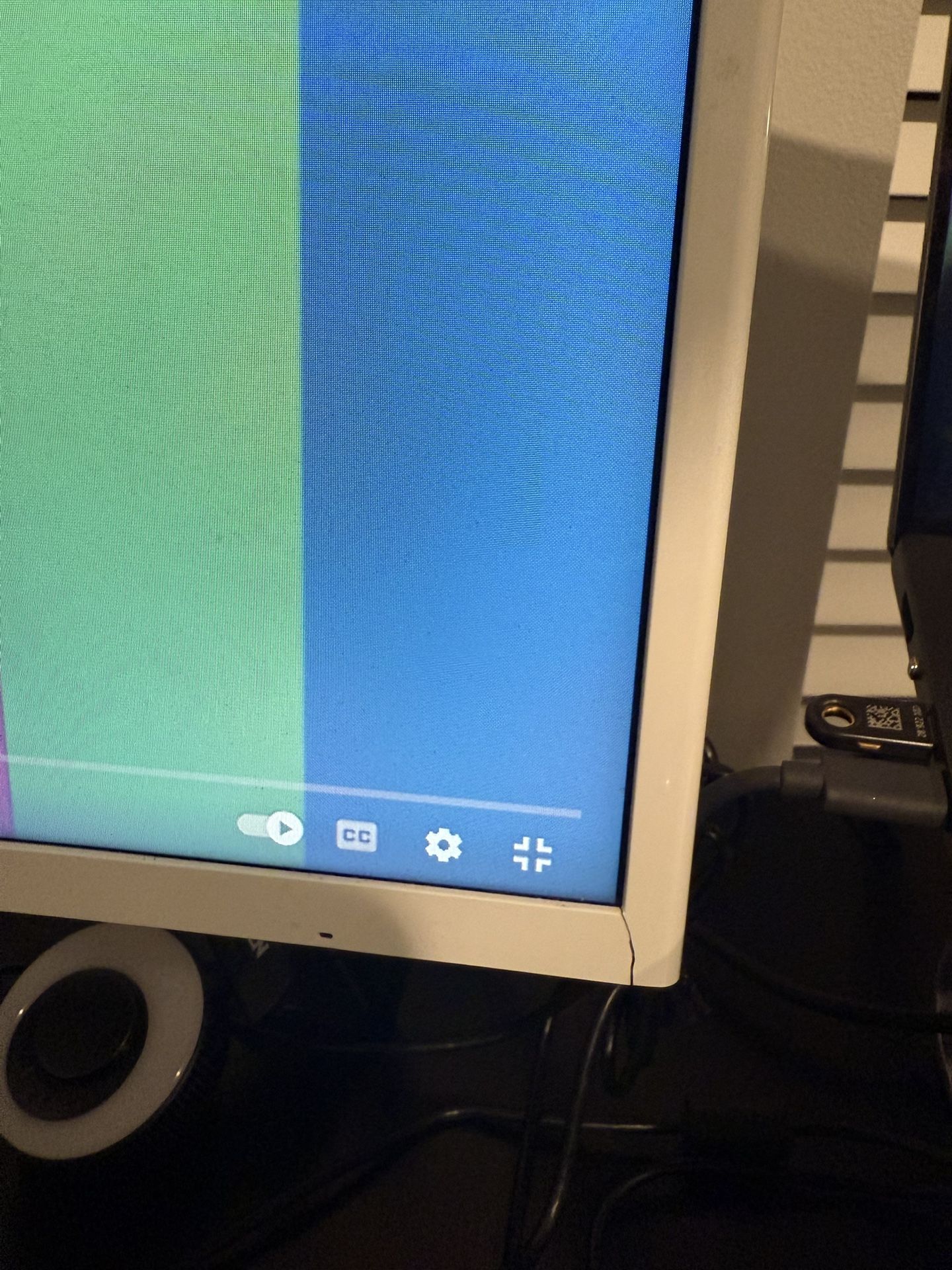 Samsung 27" Curved Monitor - 1920 x 1080