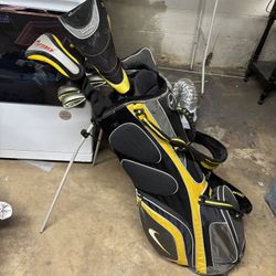 Right Handed Junior Gold Clubs 