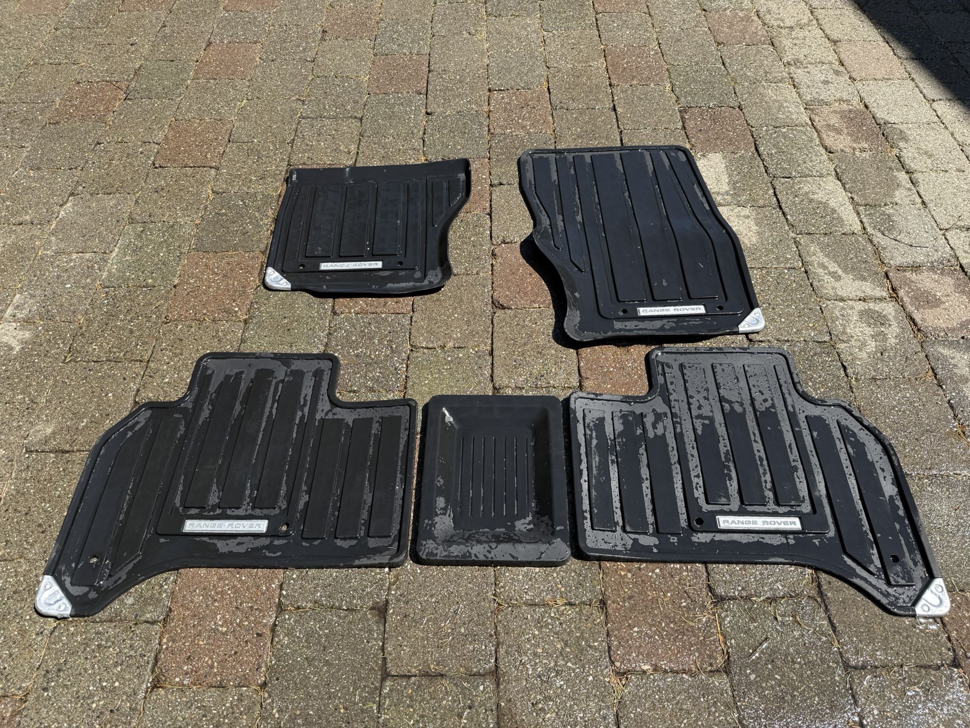 Range Rover Rubber Floor Mats