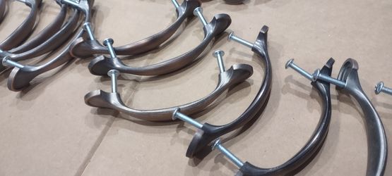 Lot Of Pulls, Knobs /handles 