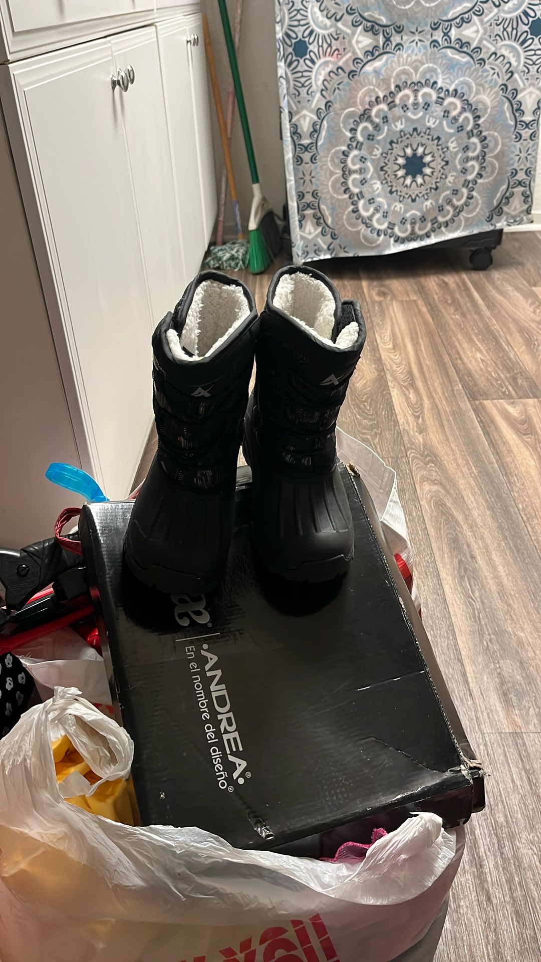 Snow boots for girls, size 31, new