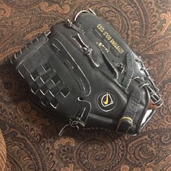 NIKE softball Glove   Black