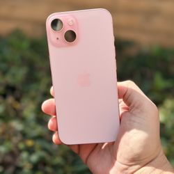 IPhone 15 128 GB!!  Pristine Condition!! !    (AT&T  Or Cricket) Hablo Espanol.    