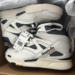 Reebok Pumps Size 8  1/2 