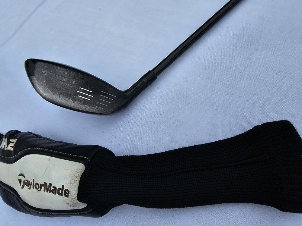 Taylormade M2 22° 4 Rescue with Head Cover
