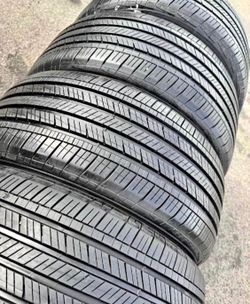 255/50/20 Vendo set de Tires con 80% de vida las 4