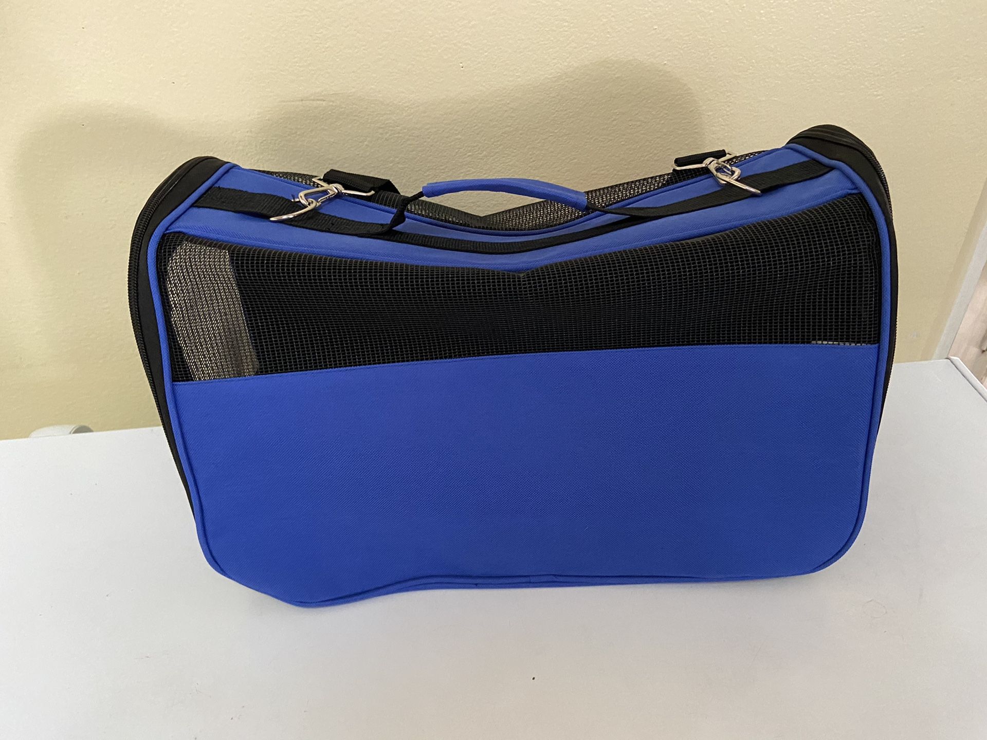 Southwest airline Dog bag carrier Airline Approved blue for Sale in