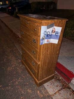 chest of drawers