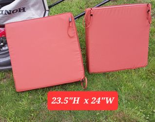 2 LIKE NEW BURNT ORANGE COLOR SQUARE OUTDOOR CHAIR PADS/CUSHIONS 23.5"H x 24"W