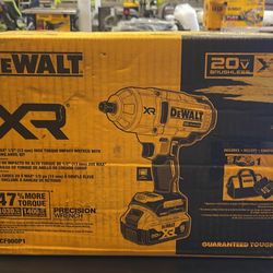 DEWALT 20V MAX Lithium-Ion Cordless 1/2 in. Impact Wrench Kit DCF900P1