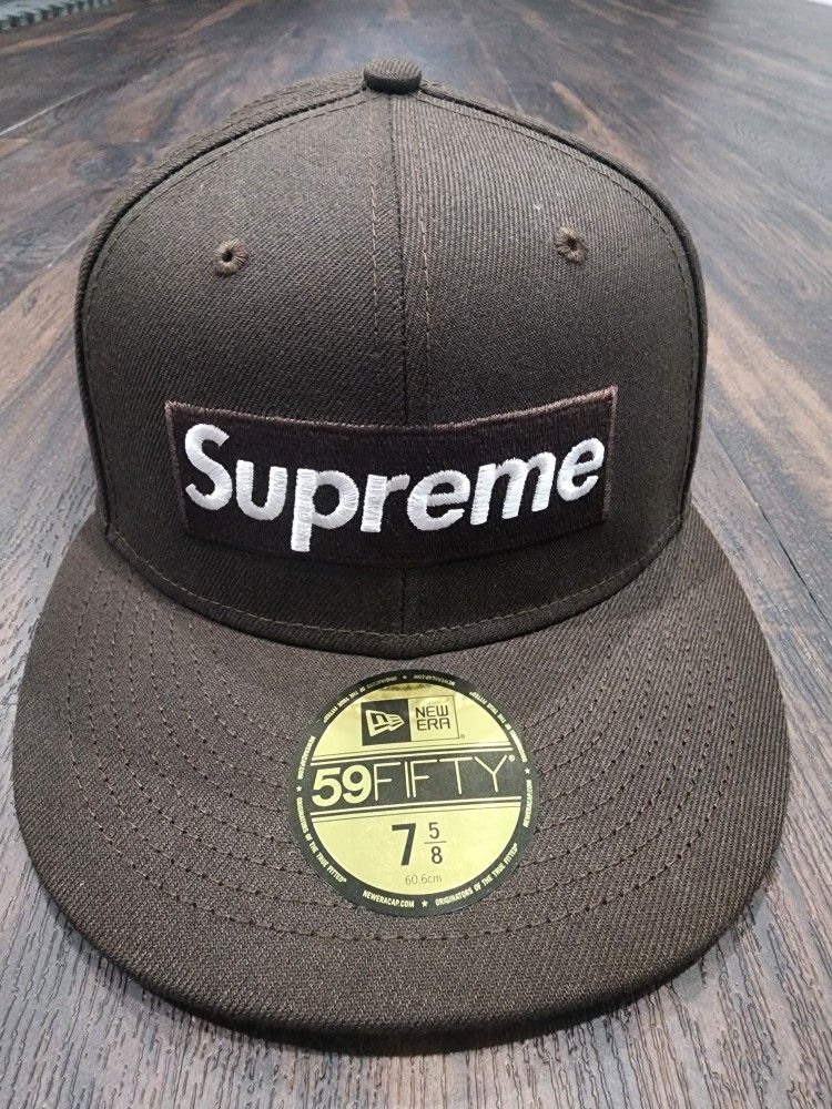 Supreme x New Era - No Comp Box Logo - Brown
7 5/8 like new