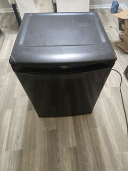 Mini fridge