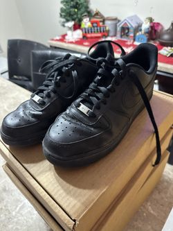 Black Air Force men’s 9.5