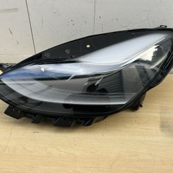 Tesla Model 3 Model Y Front Headlight Proyector Driver Side  2021 22 23 24 Used Oem 