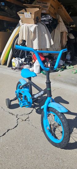 Kids bike with training wheels